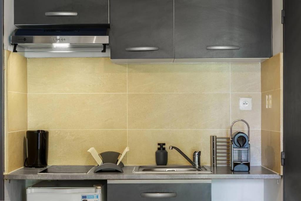 Le Saint-Gilles - Studio A St-Gilles-Les-Bains - Situe Dans Residence Privee Avec Piscine מראה חיצוני תמונה